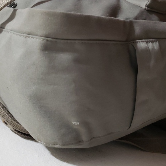 Fjallraven Kanken Classic Backpack Shoulder Bag Grey 23510 Padded Back - Picture 4 of 13